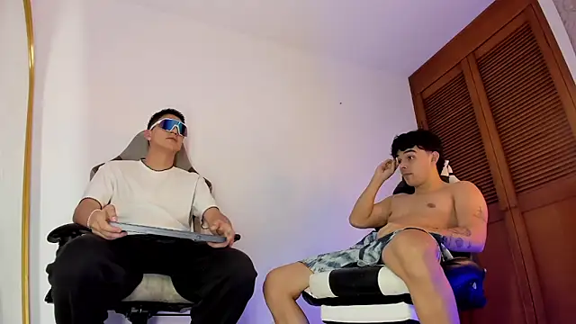 sotooliver3 online show from December 2025 09:49:01 PM