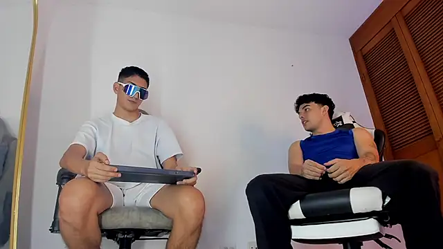 sotooliver3 online show from January 2026 07:54:01 PM