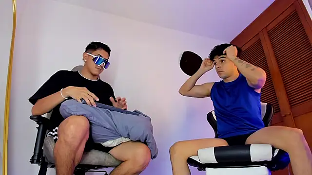 sotooliver3 online show from November 2025 07:51:02 PM