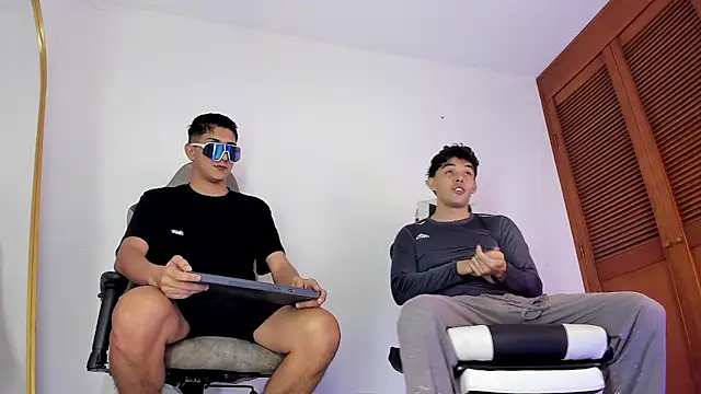 sotooliver3 online show from February 2026 07:33:01 PM