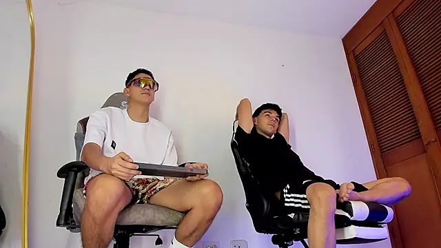 sotooliver3 online show from March 2026 08:20:02 PM