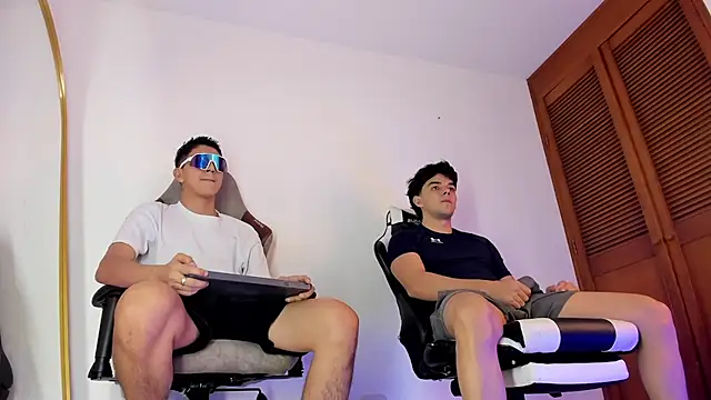 sotooliver3 online show from December 2025 07:24:02 PM