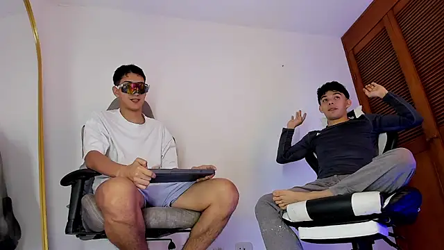 sotooliver3 online show from February 2026 07:03:01 PM