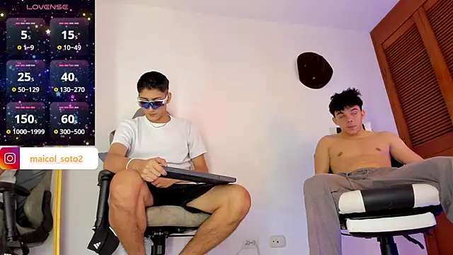 sotooliver3 online show from September 2025 07:53:01 PM