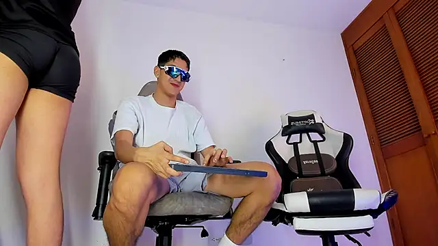 sotooliver3 online show from April 2026 08:59:02 PM