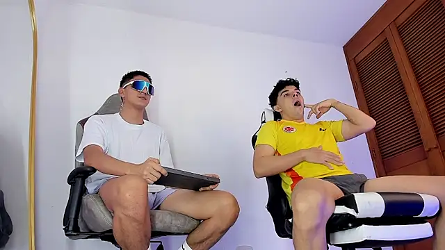 sotooliver3 online show from January 2026 07:34:01 PM