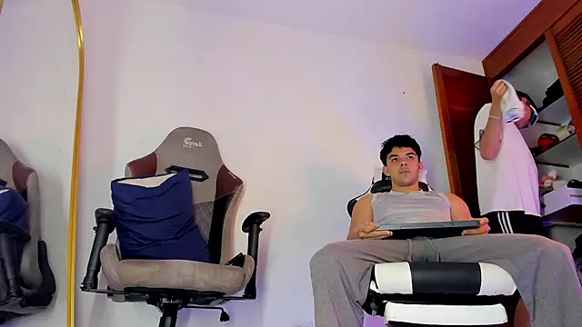 sotooliver3 online show from October 2025 07:46:01 PM