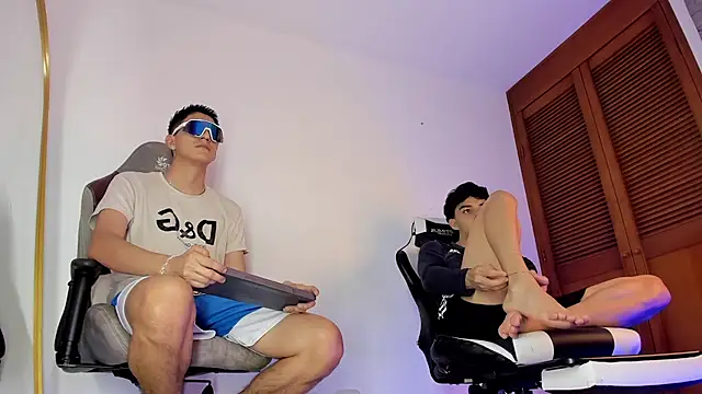 sotooliver3 online show from December 2025 09:15:01 PM