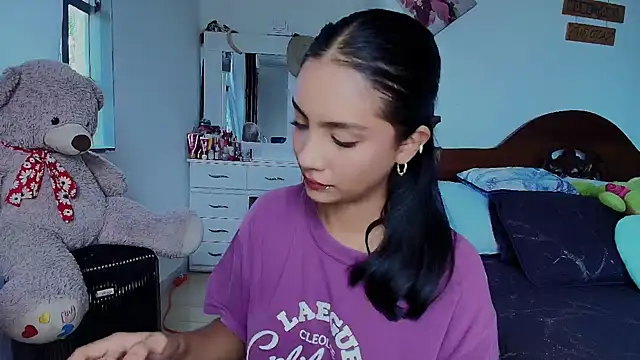 Snapshot of mia_yireth chatting on October 2025 03:13:02 PM mia yireth online show from October 2025 03:13:02 PM