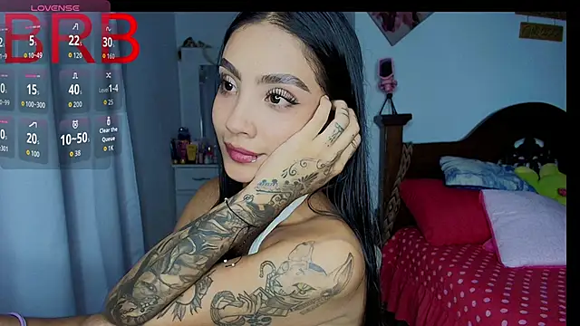 mia yireth online show from December 2025 11:38:02 PM