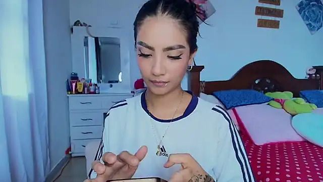 mia yireth online show from October 2025 05:20:02 PM