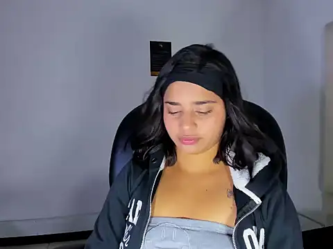 ScarletDoll online show from November 2025 04:05:02 AM