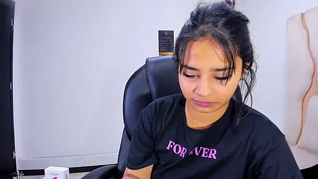 ScarletDoll online show from November 2025 04:11:01 AM