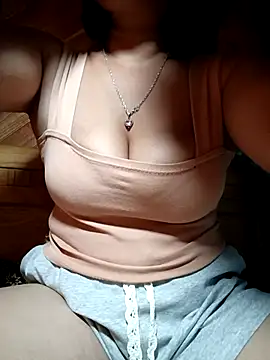 maycuc123 online show from October 2025 01:26:01 AM