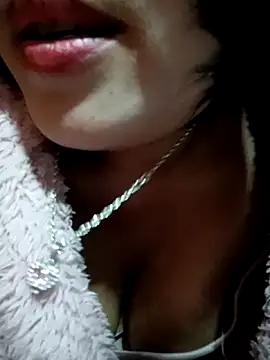 maycuc123 online show from November 2025 02:56:02 AM