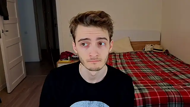 Snapshot of spider____man chatting on April 2026 01:13:02 PM spider man online show from April 2026 01:13:02 PM