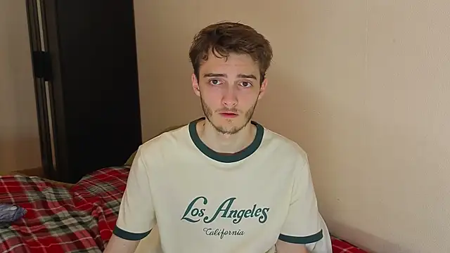 Snapshot of spider____man chatting on July 2026 01:08:02 PM spider man online show from July 2026 01:08:02 PM