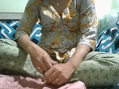 Snapshot of Roshani_hoty chatting on January 2026 06:23:02 PM Roshani hoty online show from January 2026 06:23:02 PM