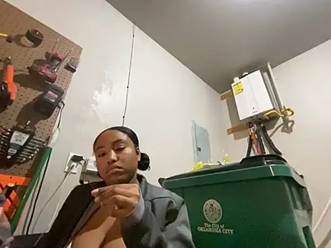 princesslivv online show from November 2025 02:04:01 AM