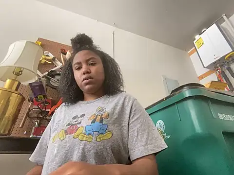 princesslivv online show from April 2026 05:15:02 PM