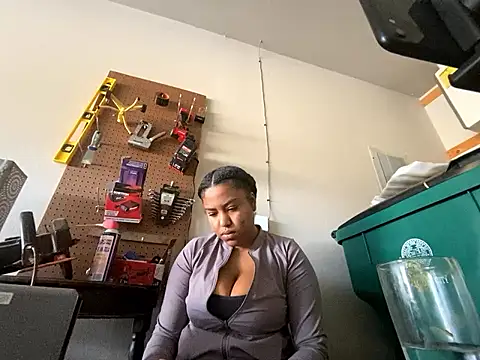 princesslivv online show from January 2026 10:35:01 PM