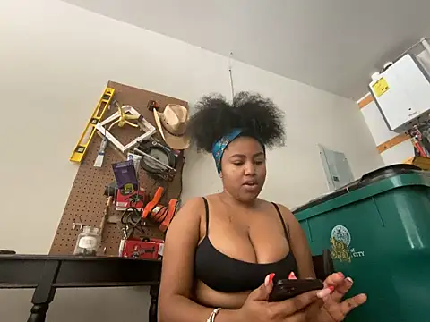 princesslivv online show from April 2026 07:17:01 PM