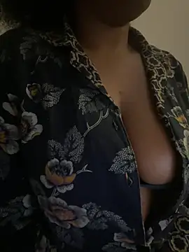 princesslivv online show from April 2026 03:35:02 AM