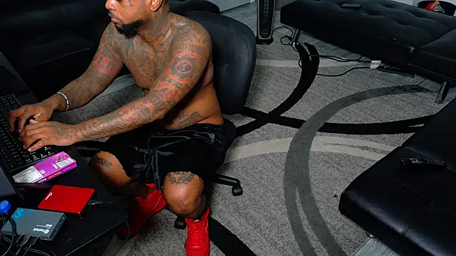 SLANGONDEMHOES online show from April 2026 07:48:02 AM