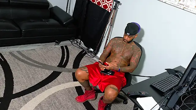 Snapshot of SLANGONDEMHOES chatting on November 2025 08:36:01 PM SLANGONDEMHOES online show from November 2025 08:36:01 PM