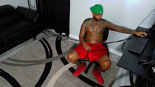 Snapshot of SLANGONDEMHOES chatting on November 2025 03:45:01 PM SLANGONDEMHOES online show from November 2025 03:45:01 PM