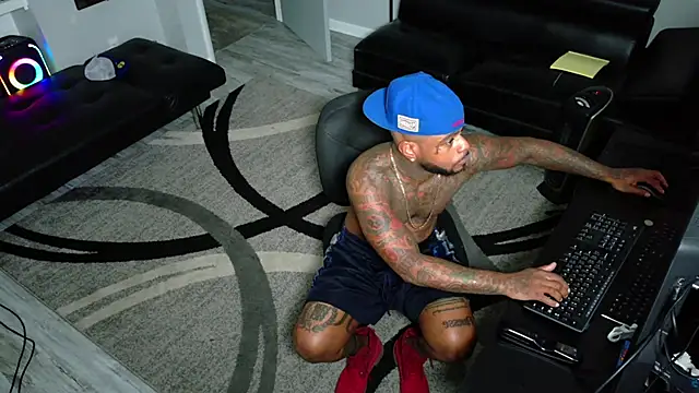 Snapshot of SLANGONDEMHOES chatting on December 2025 06:29:02 PM SLANGONDEMHOES online show from December 2025 06:29:02 PM