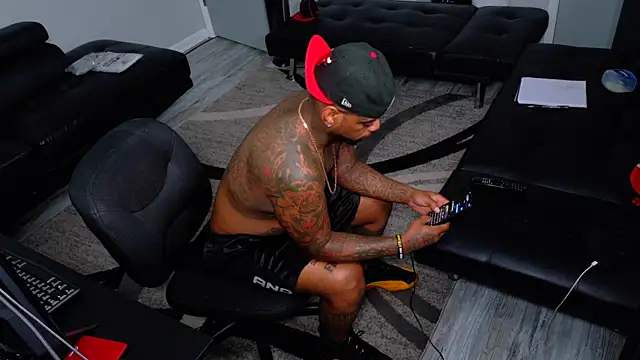 SLANGONDEMHOES online show from April 2026 11:17:02 PM