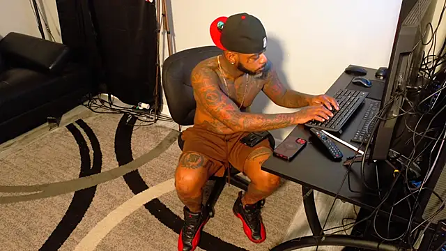 Snapshot of SLANGONDEMHOES chatting on November 2025 07:28:02 PM SLANGONDEMHOES online show from November 2025 07:28:02 PM