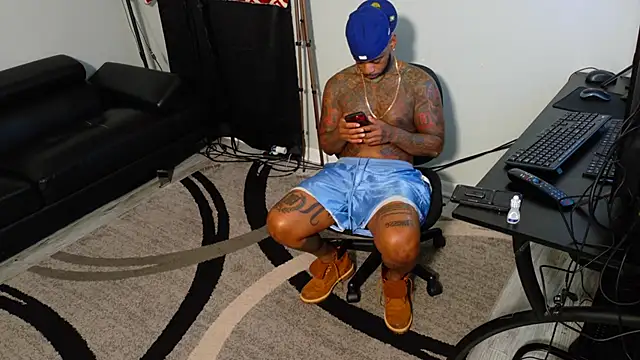 Snapshot of SLANGONDEMHOES chatting on November 2025 07:18:02 PM SLANGONDEMHOES online show from November 2025 07:18:02 PM