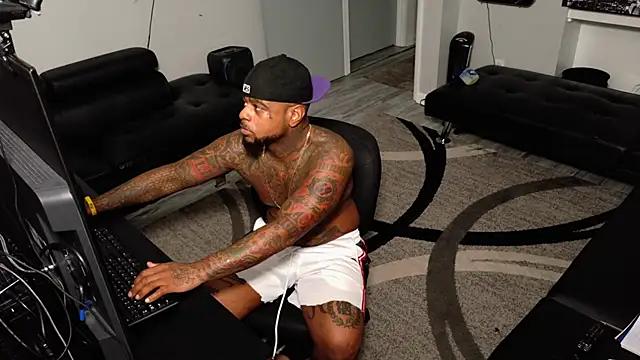 SLANGONDEMHOES online show from March 2026 12:43:01 PM