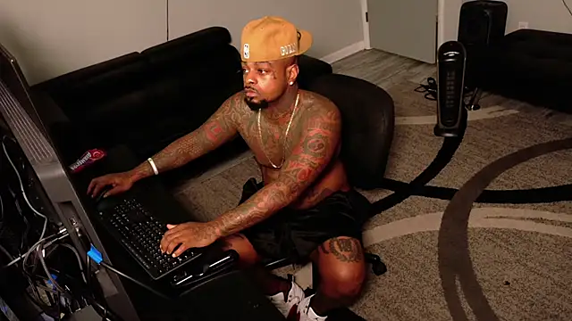 SLANGONDEMHOES online show from May 2026 07:05:01 AM