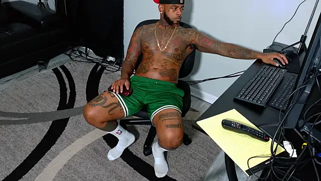 Snapshot of SLANGONDEMHOES chatting on November 2025 08:08:01 PM SLANGONDEMHOES online show from November 2025 08:08:01 PM