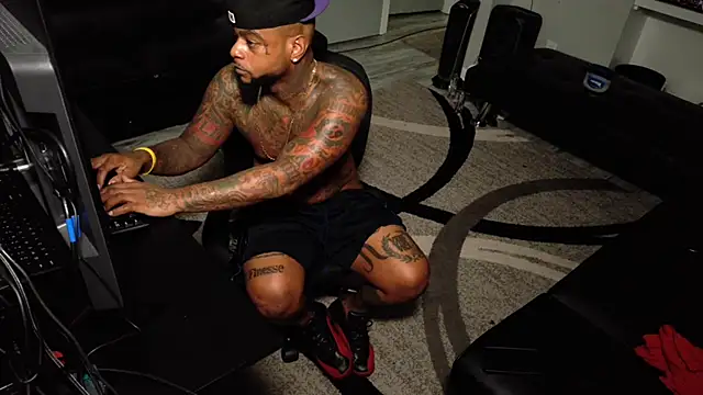 SLANGONDEMHOES online show from March 2026 10:05:02 PM