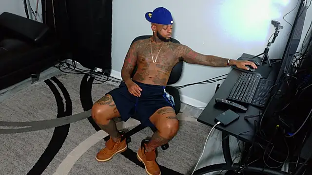 Snapshot of SLANGONDEMHOES chatting on November 2025 06:23:02 PM SLANGONDEMHOES online show from November 2025 06:23:02 PM