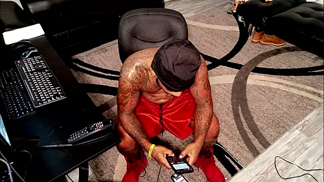 Snapshot of SLANGONDEMHOES chatting on October 2025 10:11:01 PM SLANGONDEMHOES online show from October 2025 10:11:01 PM
