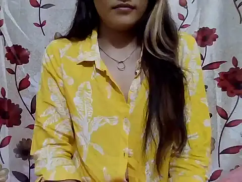 Snapshot of Amira90 chatting on October 2025 06:31:02 PM Amira90 online show from October 2025 06:31:02 PM