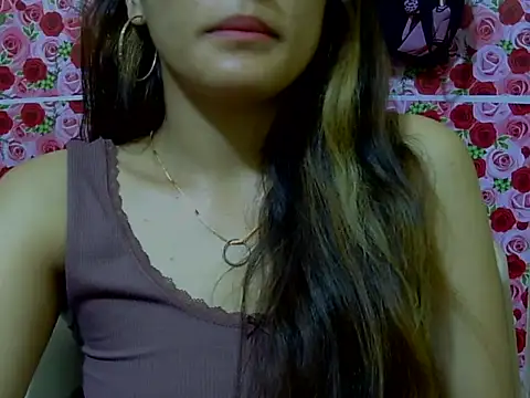 Snapshot of Amira90 chatting on September 2025 03:33:01 PM Amira90 online show from September 2025 03:33:01 PM
