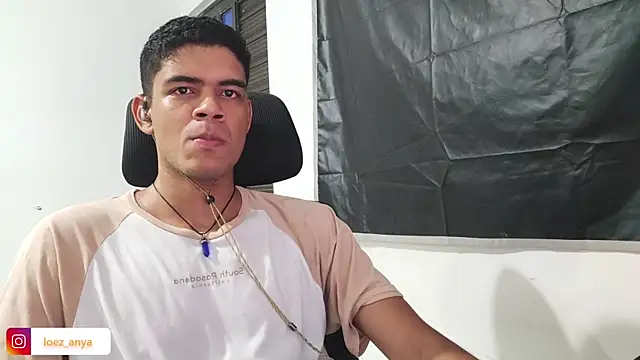 jonhsebastiann online show from January 2026 04:18:01 AM