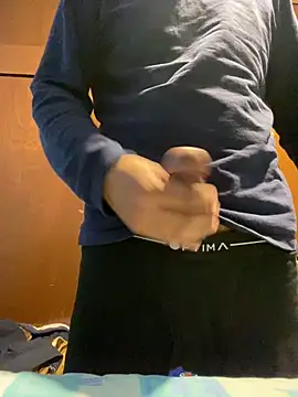 Snapshot of zzagreo chatting on September 2025 06:19:01 AM zzagreo online show from September 2025 06:19:01 AM