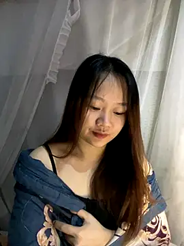 Hinne07 online show from November 2025 12:20:01 AM