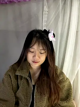 Hinne07 online show from November 2025 01:38:01 AM