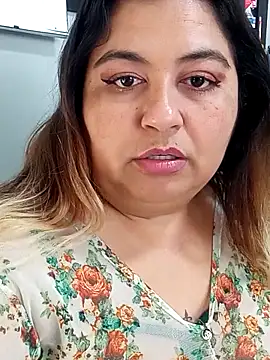 curvy diva  online show from September 2025 01:38:02 PM