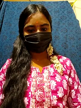 Snapshot of mini-queen chatting on December 2025 05:55:02 PM mini-queen online show from December 2025 05:55:02 PM