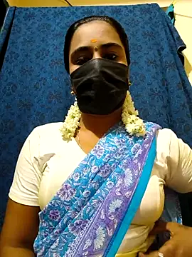 Snapshot of mini-queen chatting on November 2025 04:54:01 PM mini-queen online show from November 2025 04:54:01 PM