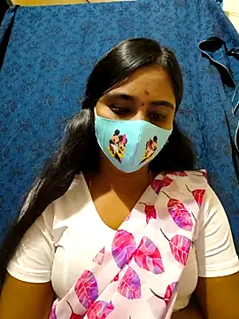 Snapshot of mini-queen chatting on November 2025 04:32:02 PM mini-queen online show from November 2025 04:32:02 PM